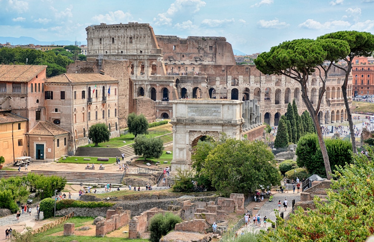 Via Sacra and the arches
